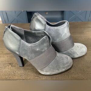 Gianni Bini Gray Suede 4” Heel